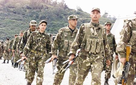 عدد من الشباب الجزائريين المجندين لنقلهم إلى سوريا